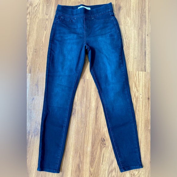 Levi’s Skinny Shaping Pull On Jeans - Picture 2 of 6